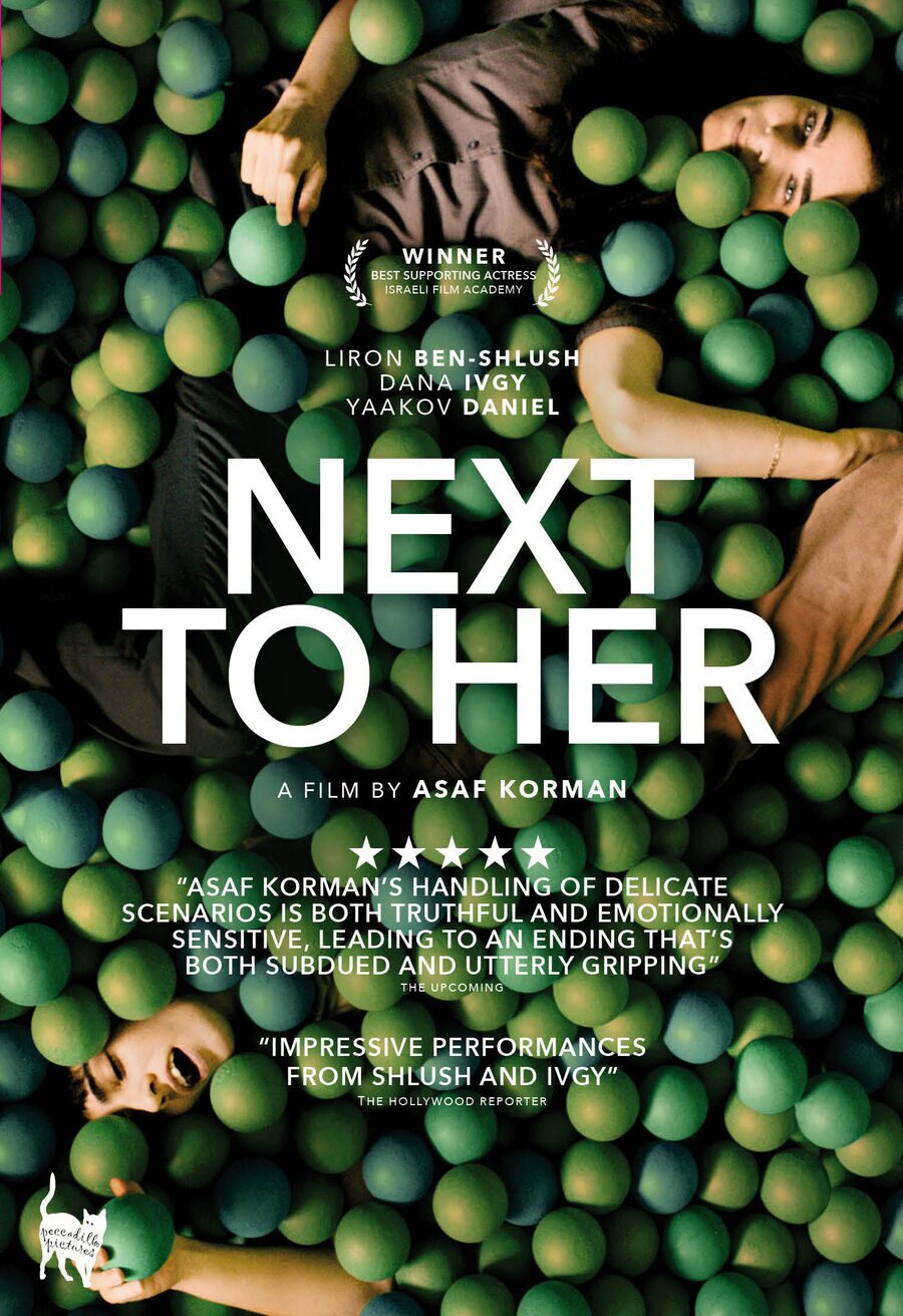 Cartel de Next to Her - Internacional