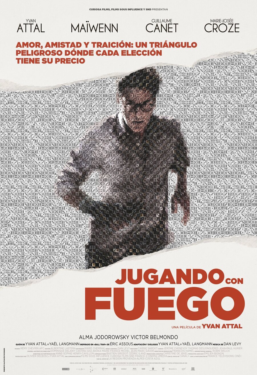 Cartel de Jugando con fuego - Cartel España