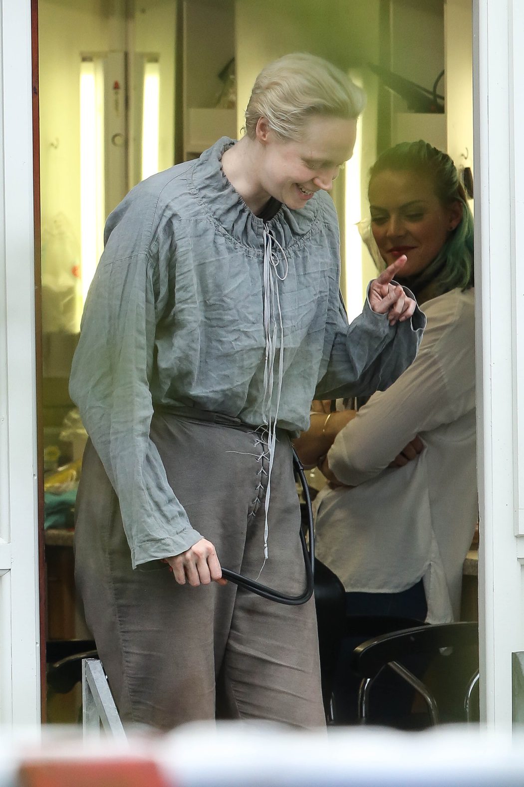 Gwendoline Christie preparándose en el rodaje de 'Juego de Tronos'