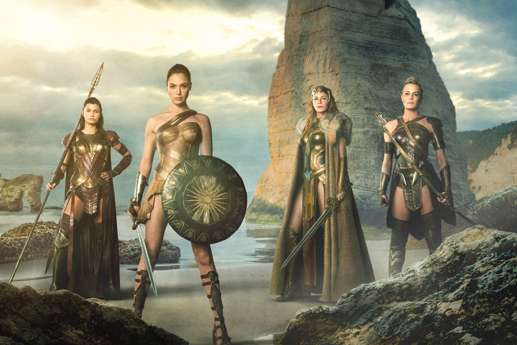 Wonder Woman 1984 Primera Imagen Oficial De Gal Gadot Con El Uniforme En La Secuela Ecartelera 