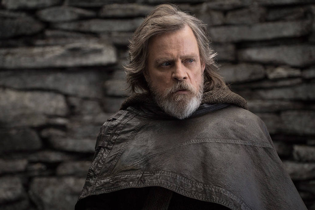 Luke Skywalker vestido con una toga de cuero