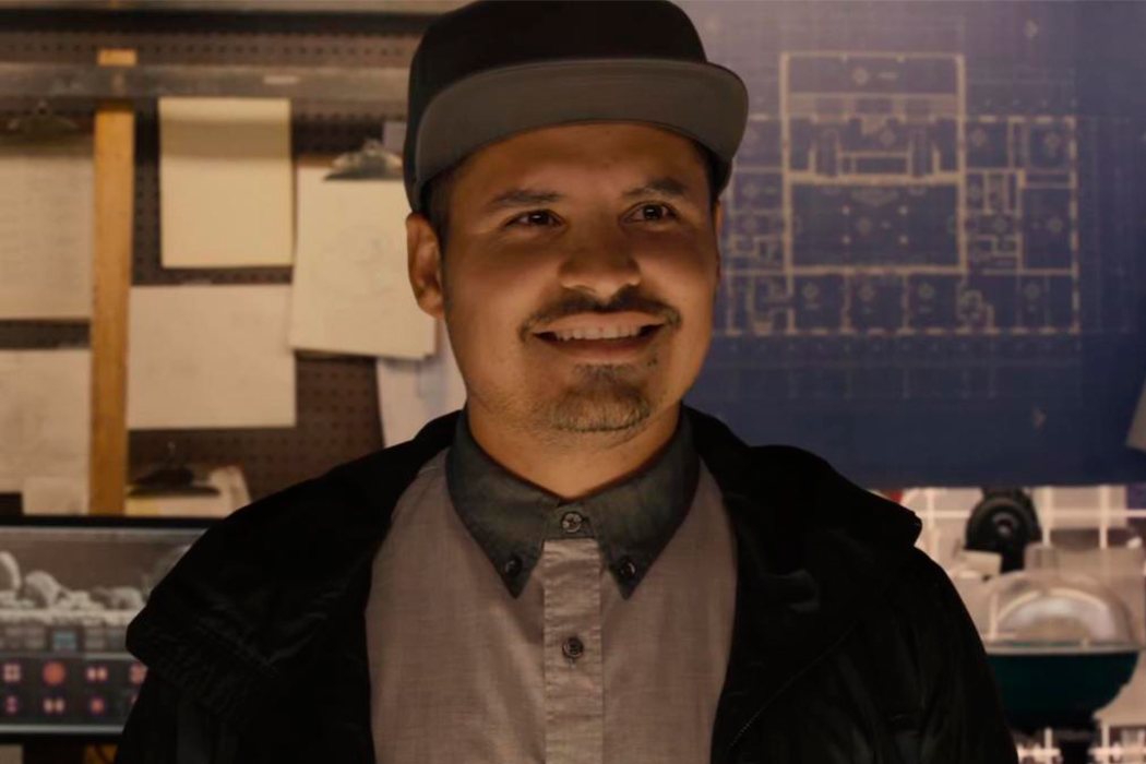 Luis (Michael Peña)