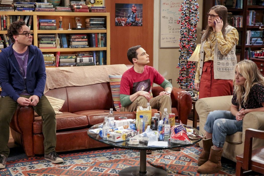 Leonard, Sheldon, Amy y Penny en el mítico salón