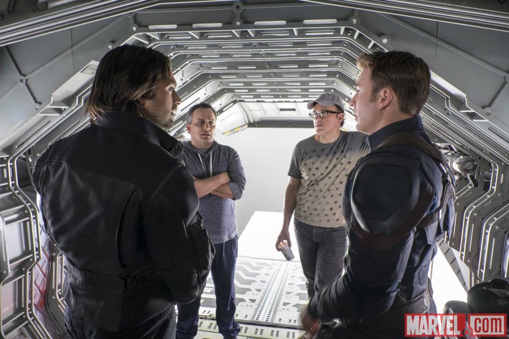 Chris Evans y Sebastián Stan con Joe Russo y Anthony Russo