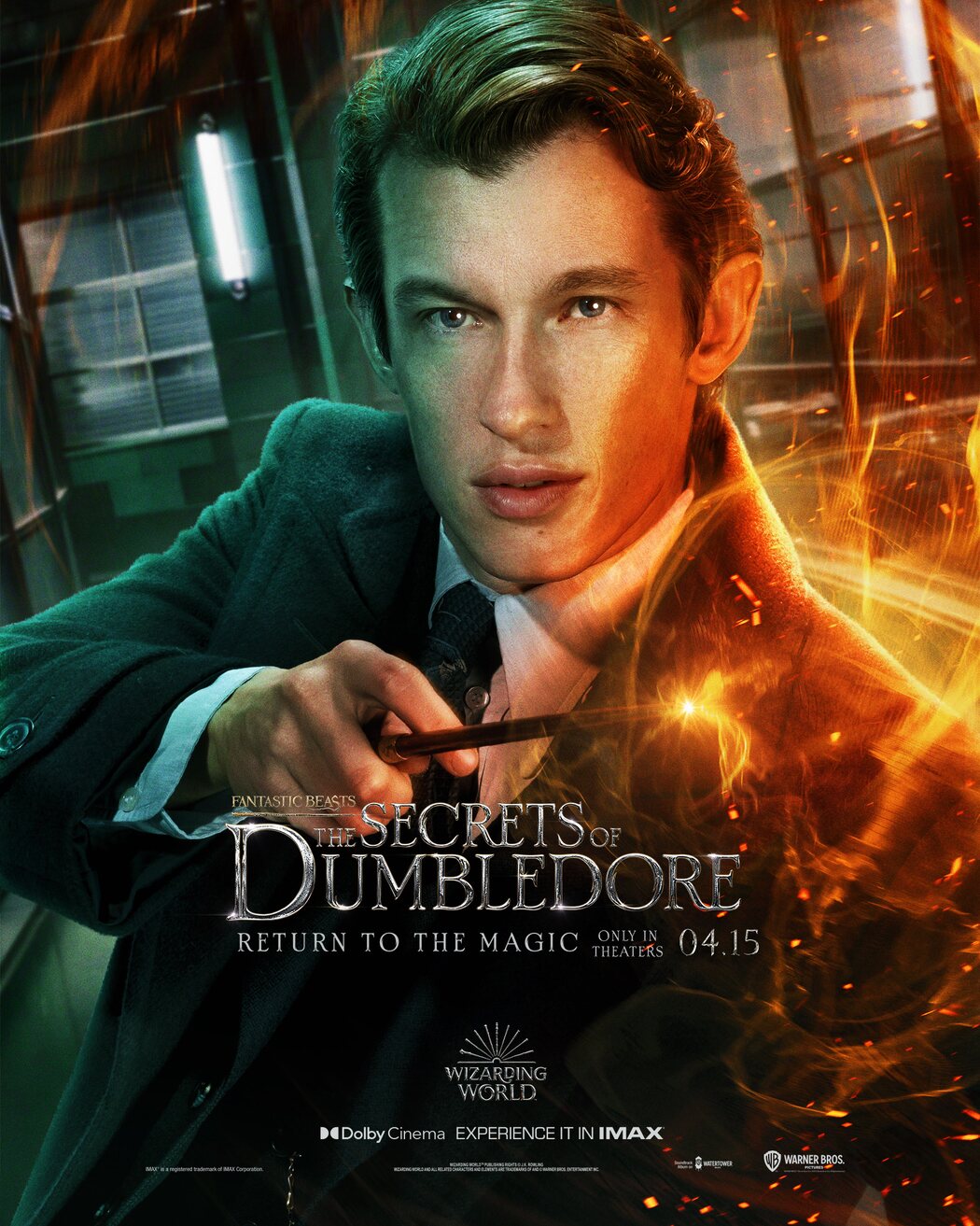 Callum Turner como Theseus