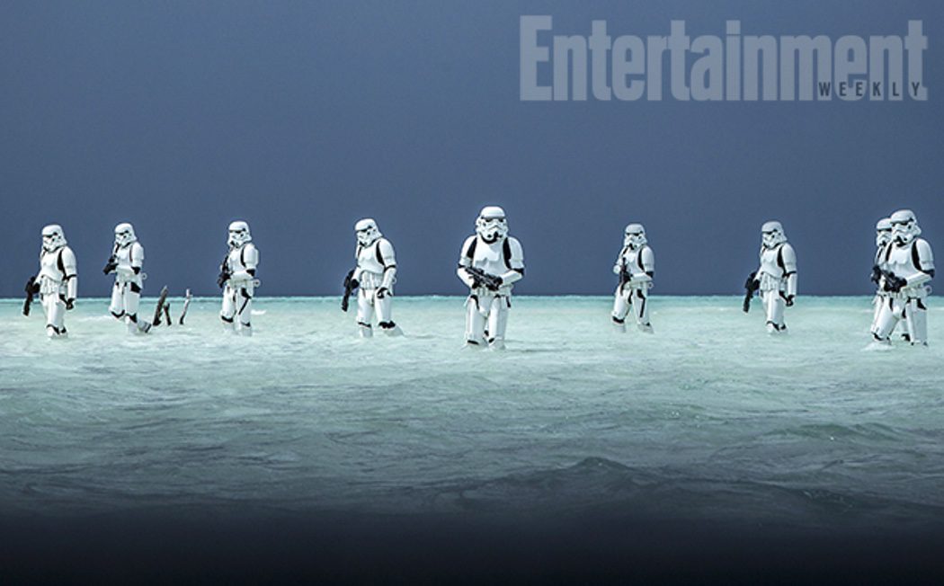 Los Stormtroopers en la playa en 'Rogue One'